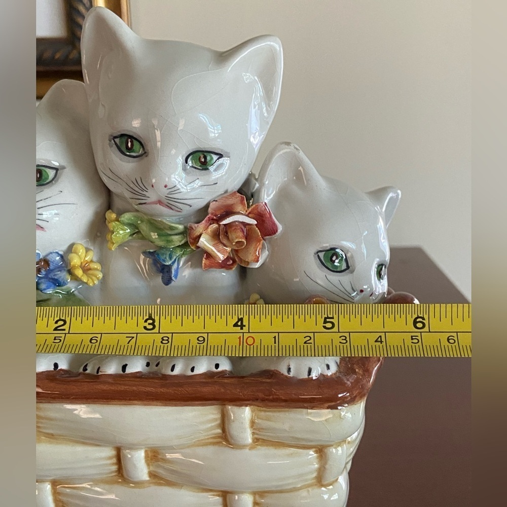 Vintage White Kittens Cats in Basket w/ Flower Collars Money Bank Made in Italy - Picture 13 of 13
